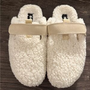 Sorel Women's Viibe Faux Shearling Clogs size 8 NEW NEVER WORN